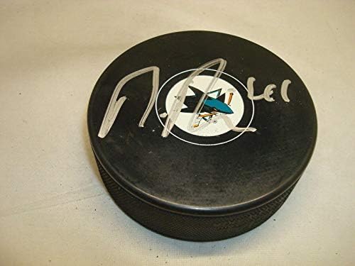 Мирко Мюлер е подписал хокей шайба Сан Хосе Шаркс с автограф на 1C - Autograph NHL Pucks