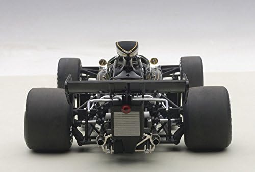 AUTOart 87328 1/18, Лят под налягане от композитни материали: Lotus 72E 1973 Емерсън Fittipaldi 1, мсс